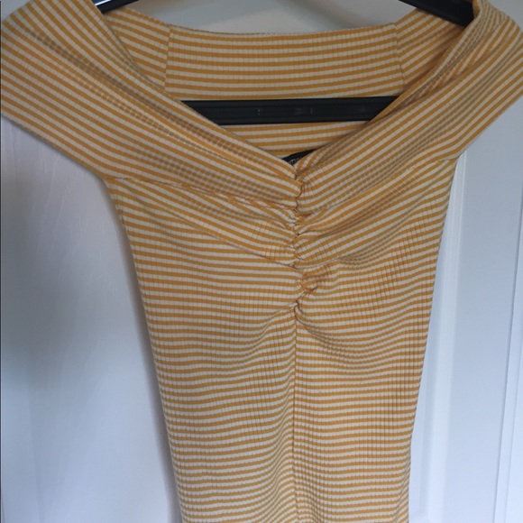 🌺Moving Sale!🪴 Reformation Sunrise top - Picture 3 of 10